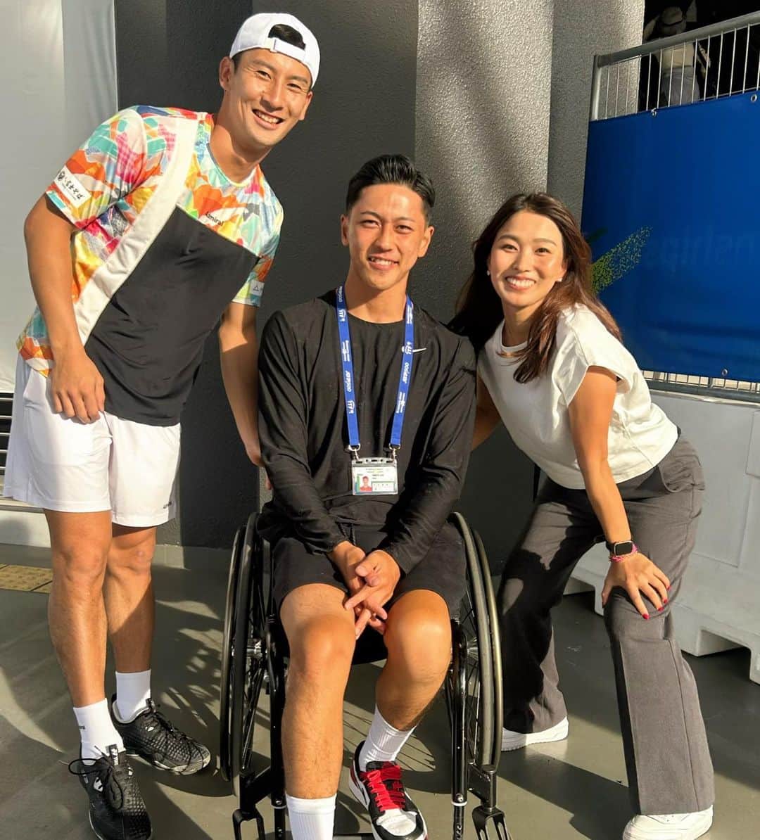 宇野真彩のインスタグラム：「木下グループジャパンオープン車いす🎾 小田選手優勝おめでとうございます🎊❗️ 近くにいた島袋選手も一緒にスリーショット📸  #木下グループジャパンオープンテニス  #車いすテニス  #小田凱人  #島袋将」