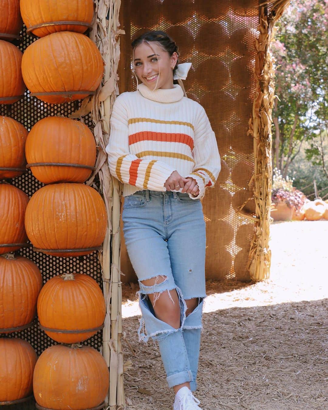 Brooklyn and Baileyさんのインスタグラム写真 - (Brooklyn and BaileyInstagram)「Pumpkin szn is hereeee…what is y’all’s fav thing about fall? It’s the sweater weather for me 🤌🏼」10月21日 7時53分 - brooklynandbailey