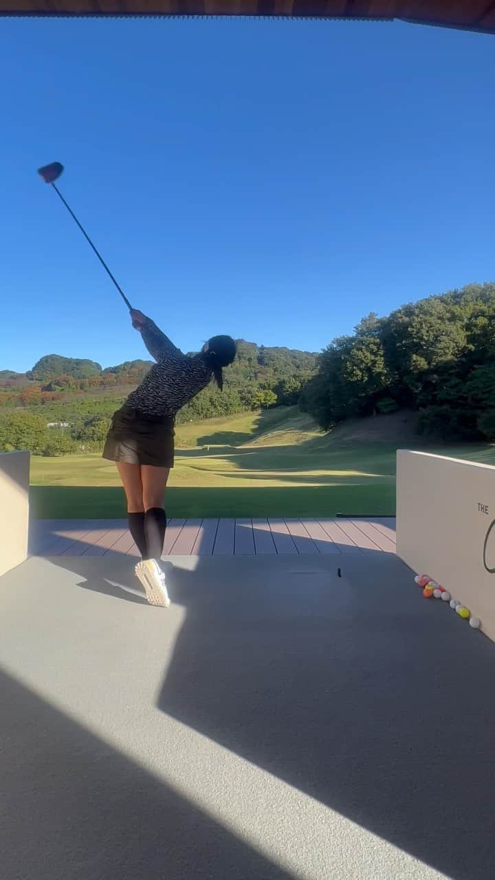 杉山美帆のインスタグラム：「練習してから朝ウナ最高🧖‍♀️  整いすぎてゴルフ出来るかな🤣🤣🤣朝練は振れてた〜🫶🏻  #バイトするならエントリー #zenken #myアセット #golf #ゴルフ #飛距離 #ゴルフウェア #ゴルフコーデ」
