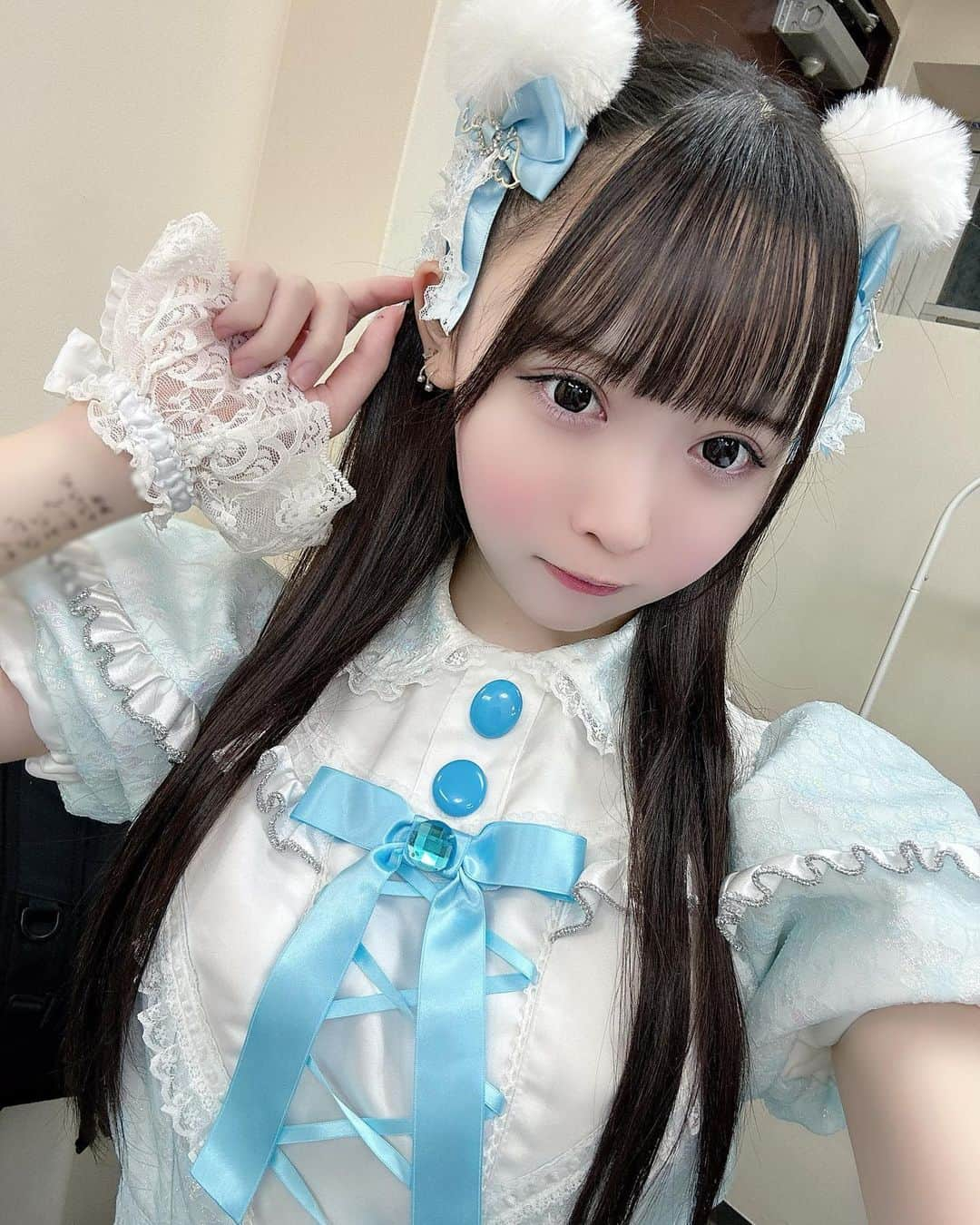 一ノ瀬ななのインスタグラム：「みずいろななたん𖤐´-☃🌨  これゆなちゃまの衣装^っ ̫ <^  ♡  ♡  ♡   #アイドル  #アイドル衣装 #地下アイドル #グラビアアイドル #被写体  #量産  #被写体モデル  #量産型ヲタク  #ポートレート #量産型ヘアメ  #コンカフェ  #いいね返し  #いいねした人で気になった人フォロー  #いいねした人全員フォローする #instagood  #instalike  #l4likes  #l4l  #likeforlikes  #likeforfollow #sanrio  #love  #攝影 #旅遊攝影 #뷰티스타그램」