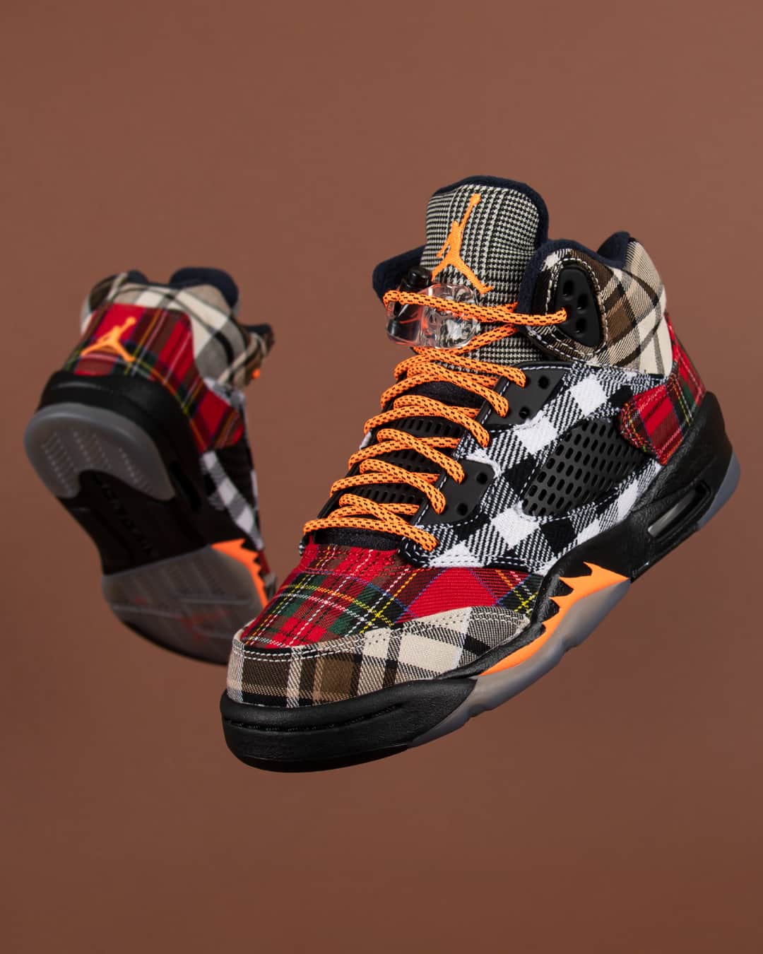 Foot Lockerのインスタグラム：「A pattern with personality.  Command attention in the kids Jordan Retro 5 'Plaid' online now.」