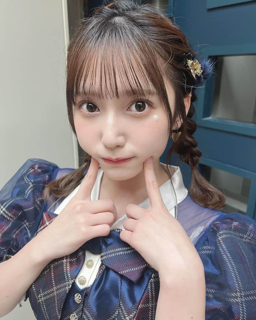 鈴木くるみのインスタグラム：「#AKB48武道館 1日目 ありがとうございました♡♡  楽しかったぁ🎀   #AKB48 #コンサート  #編み込み」