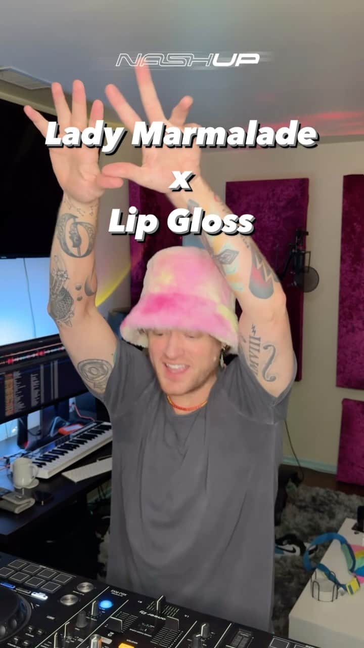 ナッシュ・オーバーストリートのインスタグラム：「Out of all the songs @leacrigger suggested for me to #mashup … this is one of the weirder combos but I’m here for it! #ladymarmalade #lipgloss #lilmama #pink #christinaaguilera #mya #lilkim」