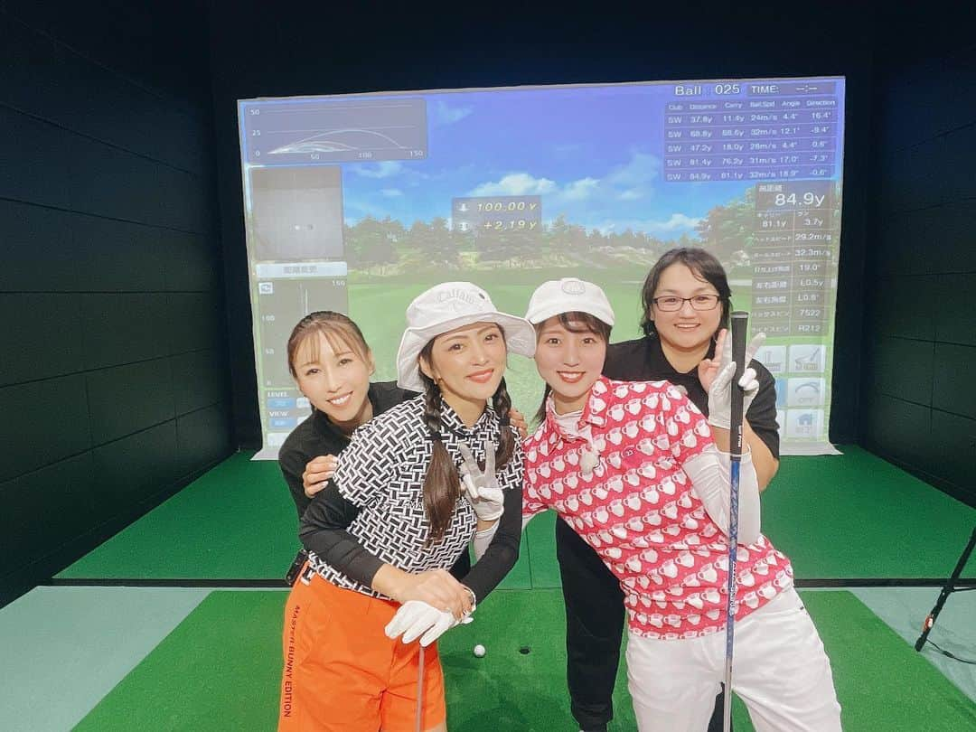 みかんのインスタグラム：「今年もやります⛳️ そして３年連続有難い事に呼んで頂いております☺️ 第3回企業対抗チャリティゴルフコンペの模様が 明日10/21(土)愛媛朝日テレビさんで 12:00〜放送されます✨ もちろんゴルフ場は私の地元菊間町の @m_seasidecc シーサイドさん⛳️ 私のホームコースでかなり熟知しております😆 今年はラウンドは出来なかったのですが、 川上アナと2ホール勝負したり、 スポンサー様のご紹介のロケに行かせて頂いてます❤️ 濃い内容となってますので、是非ご覧ください🏌️‍♀️  #第3回企業対抗チャリティコンペ #松山シーサイドカントリークラブ #愛媛朝日テレビ #A-GOLFRENGE #神開発」