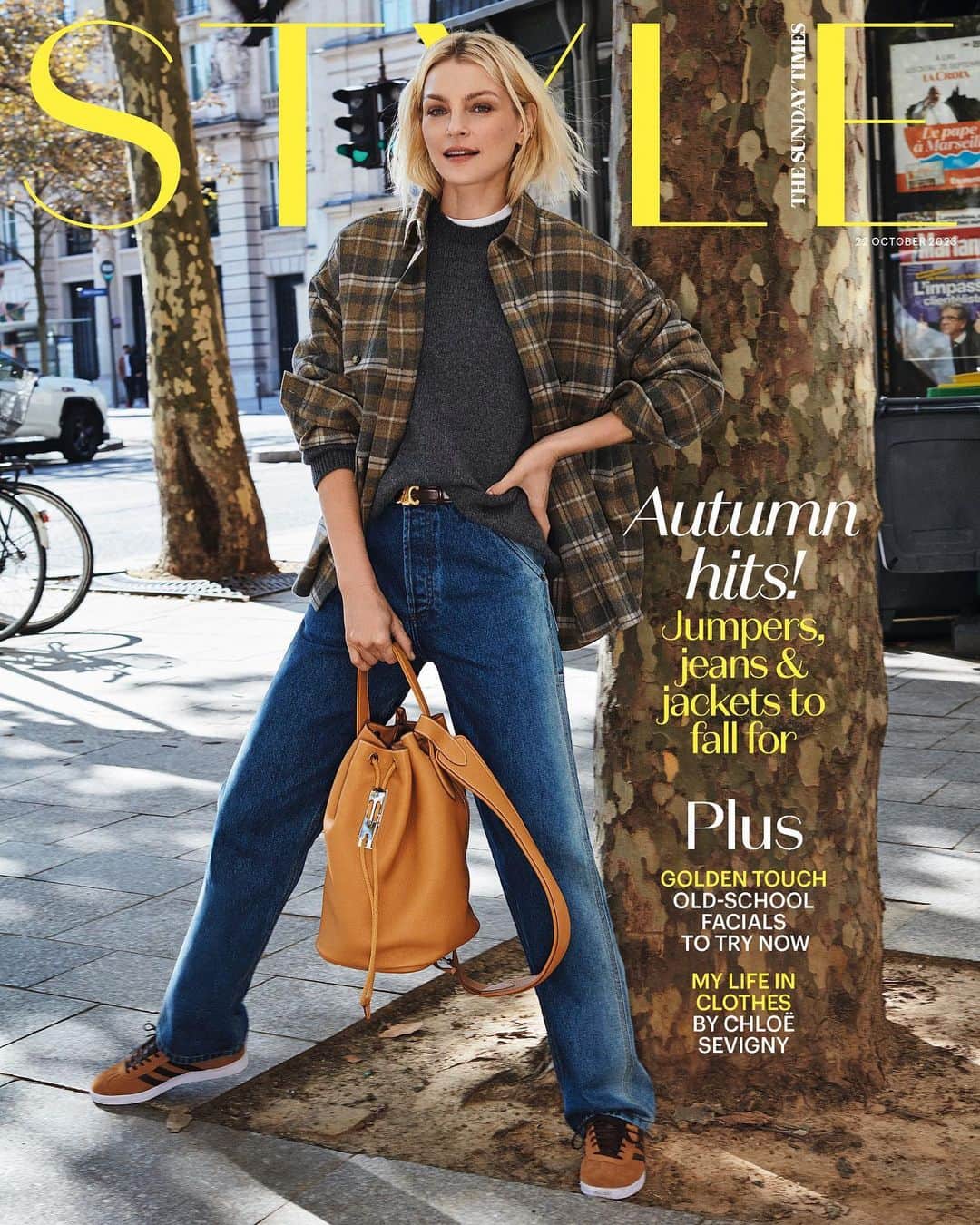ジェシカ・スタムのインスタグラム：「The Sunday Times Style October 2023. I had the best time walking around Paris for this shoot . Pumpkin spice latte season is here and I’m feeling it 🍂🎃🧡   @TheSTStyle @PaulWetherellStudio @VerityParker @IMGModels @Tomoko_Ohama @KarimRahmanMakeUp @WiseandTalented @SophieANailArtist @CallisteAgency @1972.Agency @Kitten_Production @LeilaHartley」