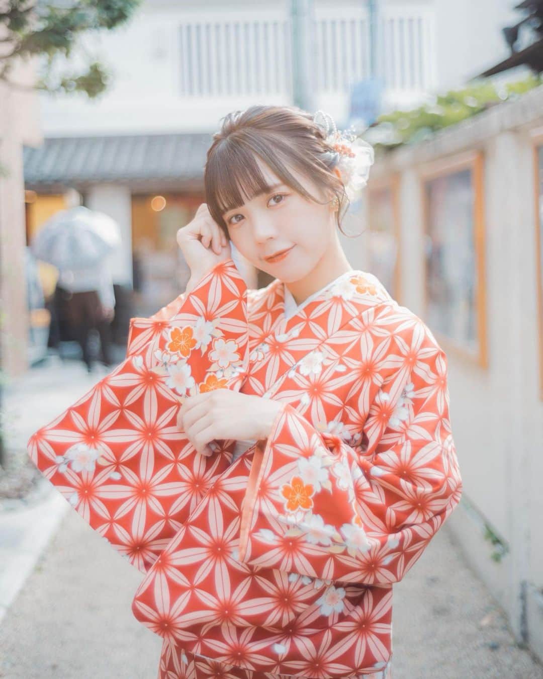 のインスタグラム：「🎂 ⁡ こんばんは〜 ⁡ たくさんのあたたかいお祝いメッセージ ありがとうございました🥰 ⁡ 無事に26さいになってしまいました(?) ⁡ 健康にアイカツとヲタカツがんばって参ります🫡 ⁡ ⁡ ちなみにこの写真は、生誕祭グッズの フォトブック撮影の時のです🤤 ⁡ 毎年恒例の #ポテフォト です📸 ( @pote.yamamura さん ) ⁡ 素敵に撮って頂いたので、 ぜひお迎えしてください🫶🏻 ⁡ ⁡ ⁡ あした❕ ⁡ 『NAGOYA NEW WAVE FESTA』 📍ReNY limited 11:00開場/11:30開演 🎤12:00-12:40 🗣13:10-14:50(ガスビルクイーンルーム) ⁡ 『第65回 金城祭』 📍金城学院大学 アニーランドルフ記念講堂 🎤18:15~18:55 🐓入場無料 ※ライブ時間は30分間となります。 ※特典会はありません ⁡ 2回し！ お待ちしております☺️ ⁡ ⁡ 平日おつかれさまでした🍵 またあした〜 ⁡」