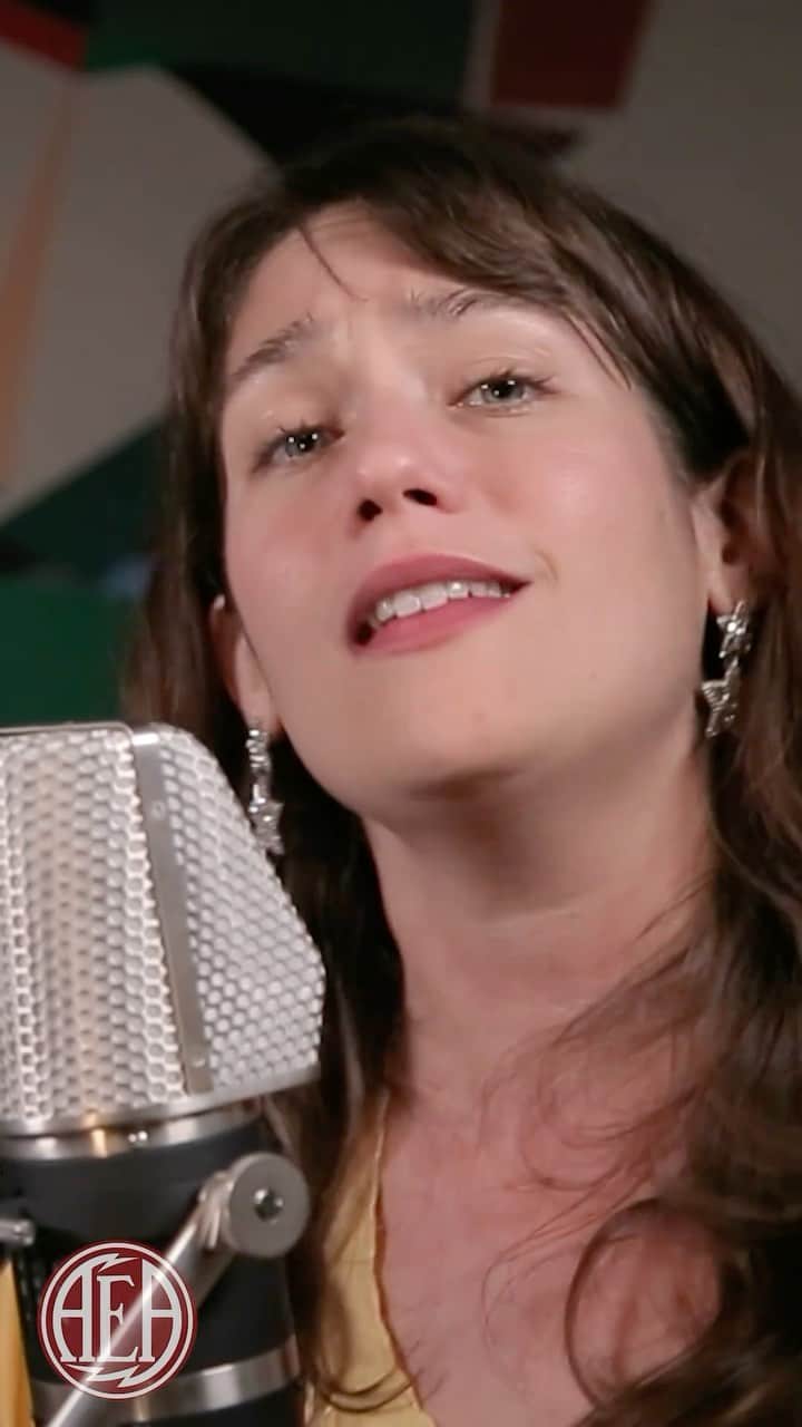 のインスタグラム：「🎞️ More @iknowweshould No Depression Sessions from AmericanaFest: featuring @lolakirke! Click the 🔗 in bio for the complete session.」