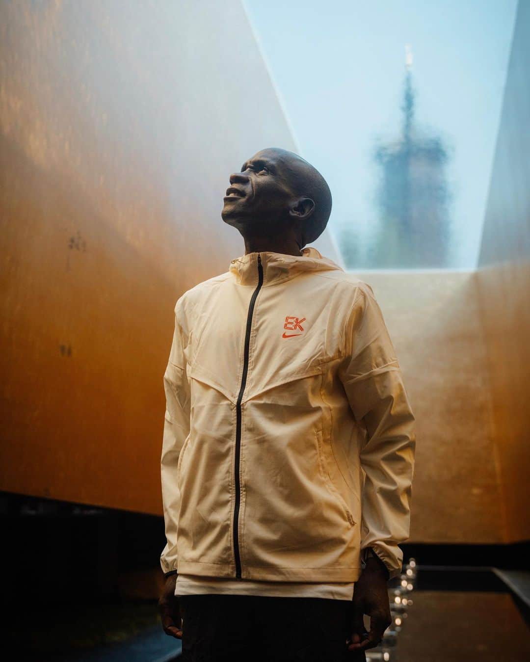 NIKEさんのインスタグラム写真 - (NIKEInstagram)「"If I can inspire someone somewhere in the world, that is my happiness." - @kipchogeeliud 🌎  5 years after his last visit, @kipchogeeliud embarks on a Mentorship Tour in pursuit of his dream: To make China a running nation. Across Shanghai and Beijing, he met with hundreds of local runners to offer them encouragement, guidance, and proof that No Human is Limited.  A true mentor is one who can make you believe in your own potential. ❤️」10月21日 0時59分 - nike