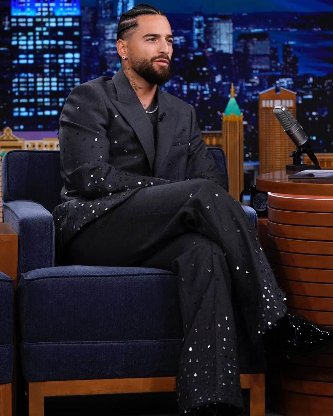 Fendiのインスタグラム：「Maluma wore #FendiFW23 on The Tonight Show Starring Jimmy Fallon.  @fallontonight @maluma」