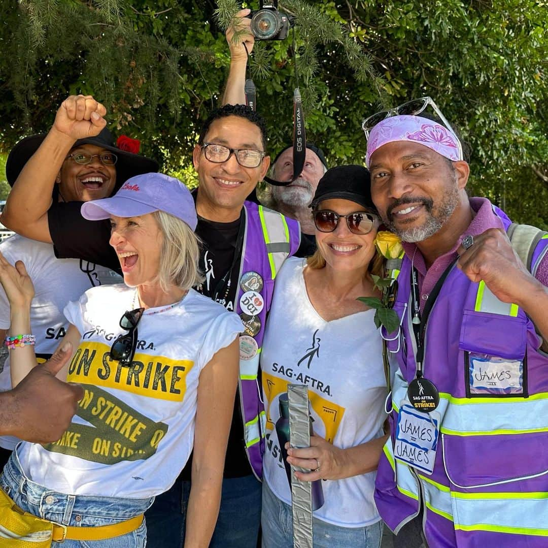 ジェリー・ライアンのインスタグラム：「Beautiful day on the line yesterday with our incredible WB Strike Captains for “Captains Appreciation Day”. So, so grateful for the dedication and commitment of ALL our strike captains. We couldn’t do this without you. And I’m SO PROUD to stand with you! ✊🏼 One day longer. One day stronger. #aslongasittakes  @sagaftra #power2performers #sagaftrastrong #unionstrong #1u #sagaftrastrike」