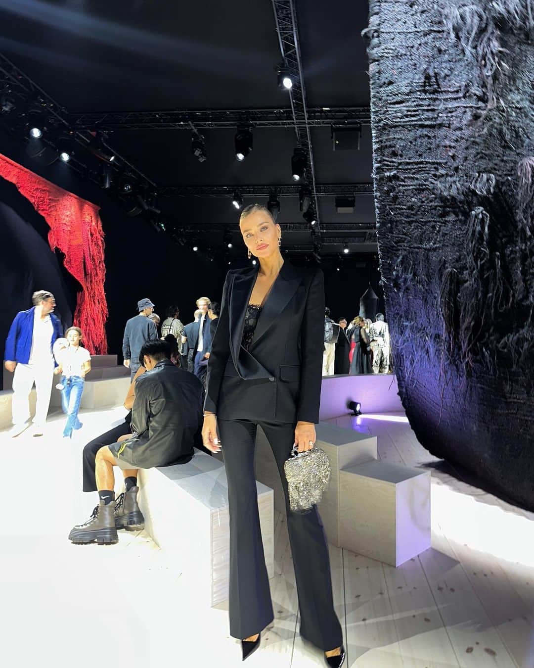 ソフィア・ミロシェヴィッチさんのインスタグラム写真 - (ソフィア・ミロシェヴィッチInstagram)「paris fashion week unposted  @alexandermcqueen」10月21日 1時12分 - sofijamilo