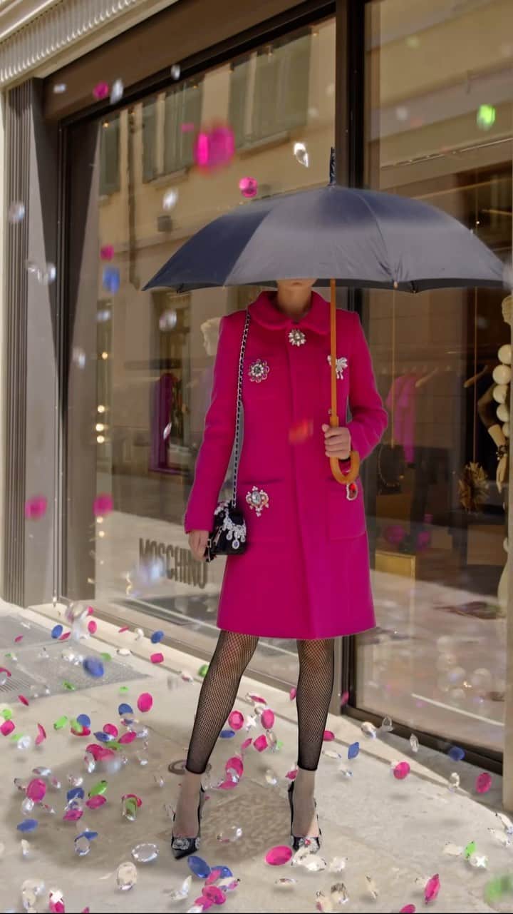 Moschinoのインスタグラム：「It’s raining gems (hallelujah!) Discover accessories that dazzle and delight, from our jewel-encrusted biker bag to sculptured surreal heels, at the link in our bio.     #Moschino #MoschinoFW23 #MoschinoAccessories」