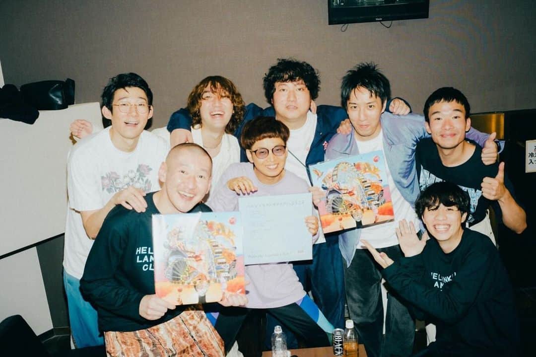 松本竹馬さんのインスタグラム写真 - (松本竹馬Instagram)「ヘルシンキラムダクラブありがとう！ また飲み行こう、ヘルシンキラムダクラブ！  #最高のライブ #ヘルシンキラムダクラブ #ロングコートダディ #BKB #そいつどいつ」10月21日 1時48分 - takeuma1831