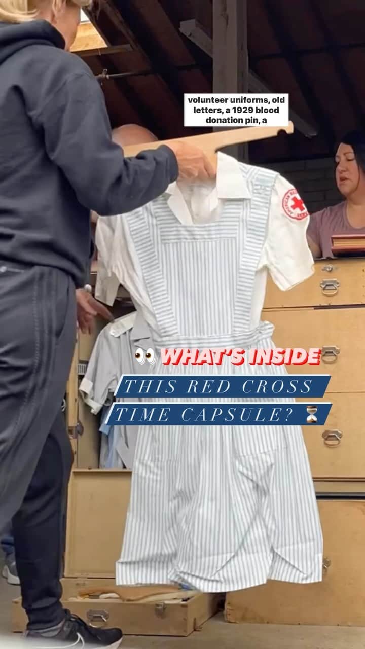 ネーブ・キャンベルのインスタグラム：「How cool is this reveal? ✨ Red Crossers from @RedCrossNorCalCoastal found a time capsule with some artifacts dating all the way back to the late 1800s. Take a look inside with us! 🔎  #Archives #TimeCapsule #RedCross #History」