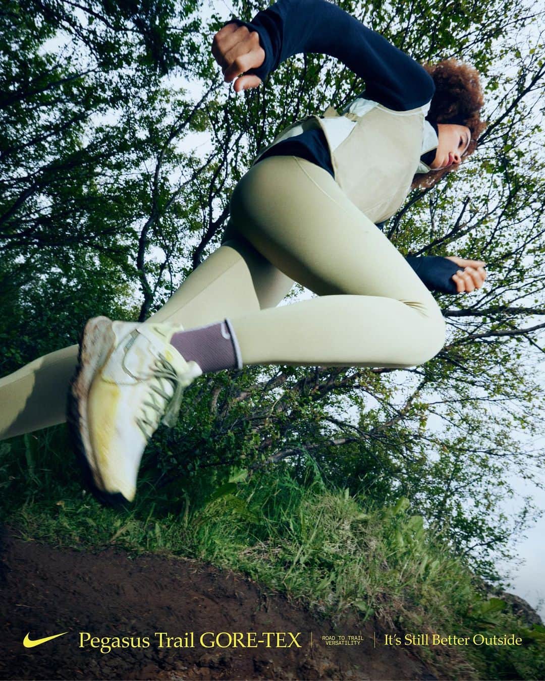 The Run Dept.のインスタグラム：「Find your flow 🧘‍♀️🏃‍♀️  Running in any season is more fun when you have gear you can depend on, but especially when the weather is unpredictable. That’s why Hannah loves the Nike Pegasus Trail GORE-TEX: “They’re so bouncy and comfortable. But most importantly, they keep my feet dry.”   Grab yours at the 🔗 in our bio.」