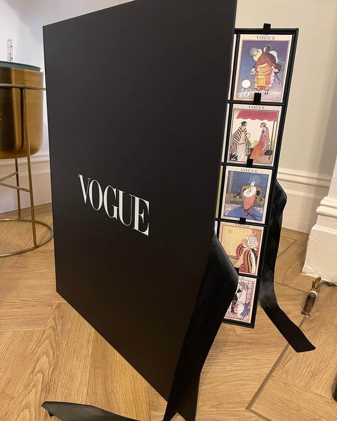 ピクシー・ロットさんのインスタグラム写真 - (ピクシー・ロットInstagram)「loved celebrating @britishvogue’s beautiful new calendar at Vogue House ✨ see my stories」10月21日 2時16分 - pixielott