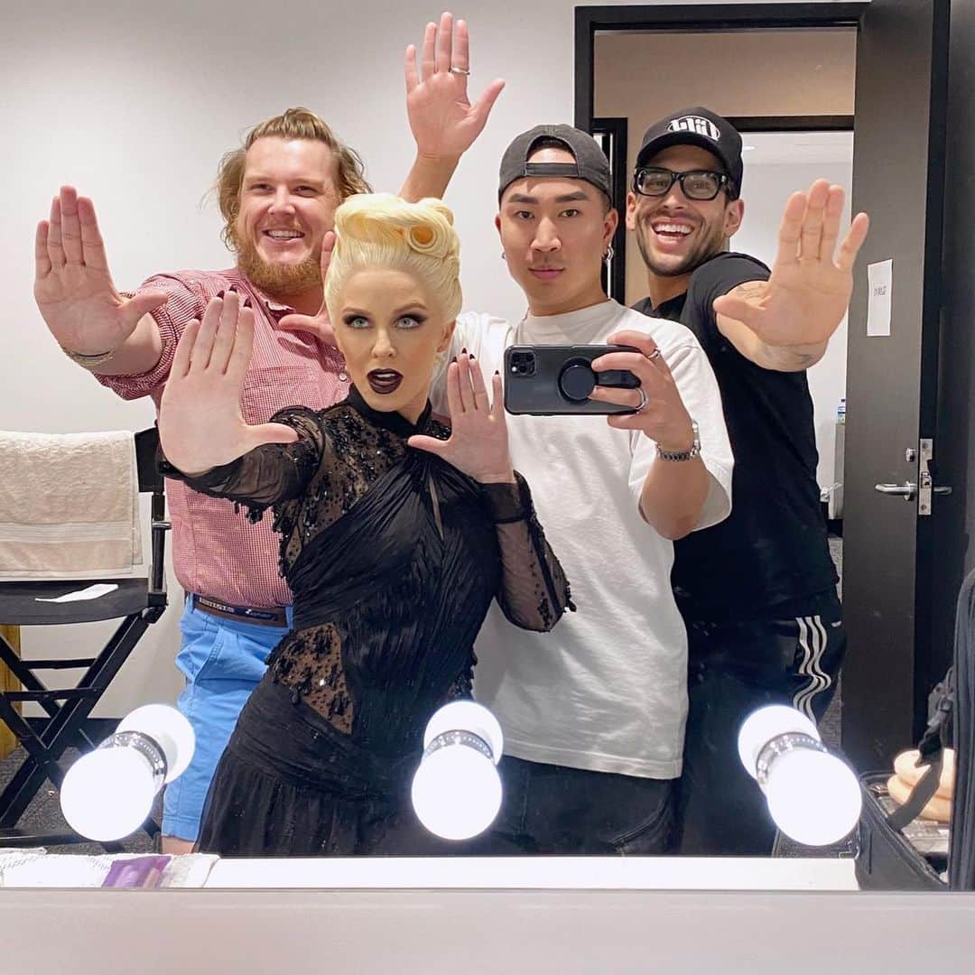 カイリー・ミノーグのインスタグラム：「The Controller had a lot to do … on set and backstage with glam! 🖤 Tension video Behind-the-Scenes is OUT NOW on YouTube ✨💚」