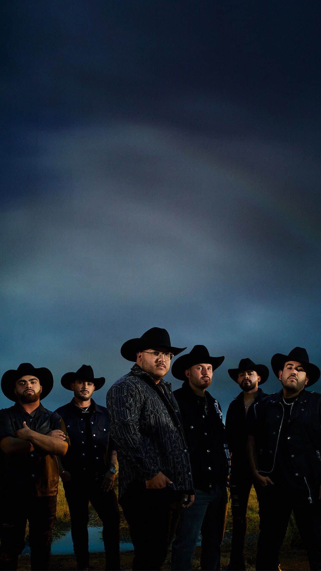 Apple Musicのインスタグラム：「For @grupofrontera, nothing matters more than home and family. Add ‘El Comienzo (Apple Music Edition)’ to your library and watch the exclusive #UpNext mini doc at the link in bio.」