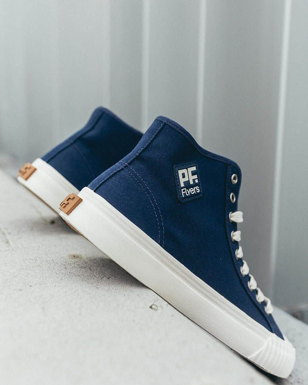 PFフライヤーズさんのインスタグラム写真 - (PFフライヤーズInstagram)「Our new favorite staple. Meet the the Center Classic Hi, now available in navy. They’re up for grabs in the shop!」10月21日 2時29分 - pf_flyers