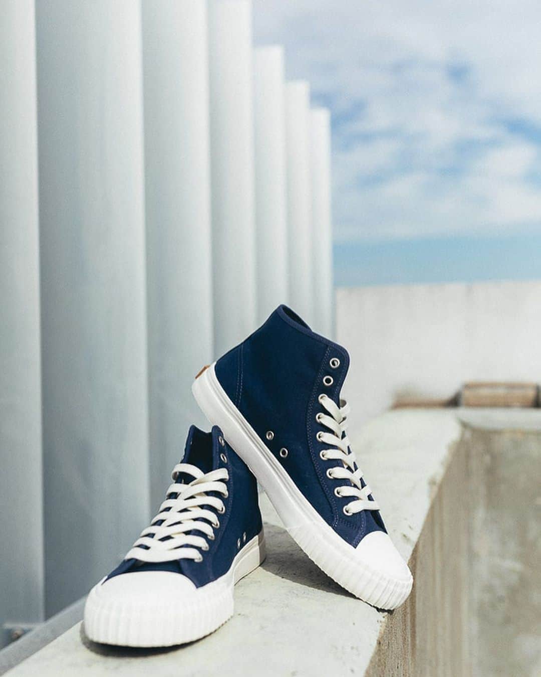 PFフライヤーズのインスタグラム：「Our new favorite staple. Meet the the Center Classic Hi, now available in navy. They’re up for grabs in the shop!」