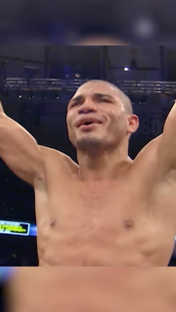 ミゲール・コットのインスタグラム：「El día que Miguel Cotto venció a Shane Mosley 🔥」