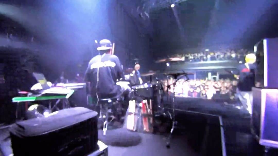 のインスタグラム：「いろんな感情が溢れるライブ！ バリ最高やん！ みんなサンキュー！ ほな福岡またな！」