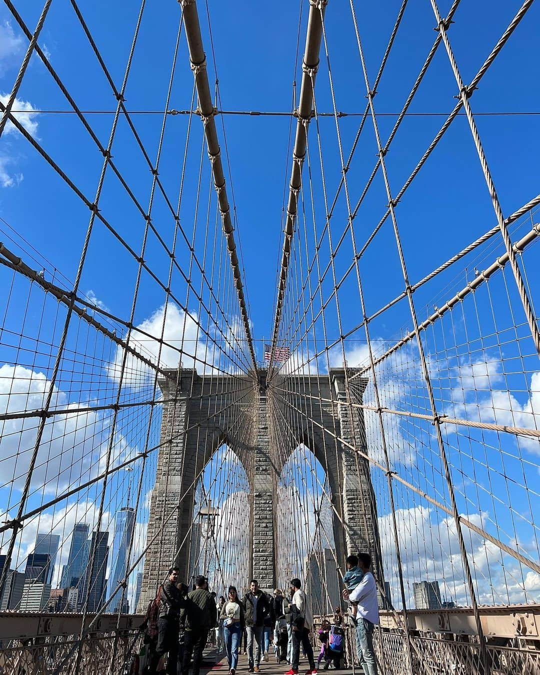 大出千尋のインスタグラム：「Brooklyn🩵  #BrooklynBridge#peterluger#pumpkinpatch  #ブルックリンブリッジ#ピータールーガー #ステーキハウス#パンプキンパッチ#ニューヨーク生活」