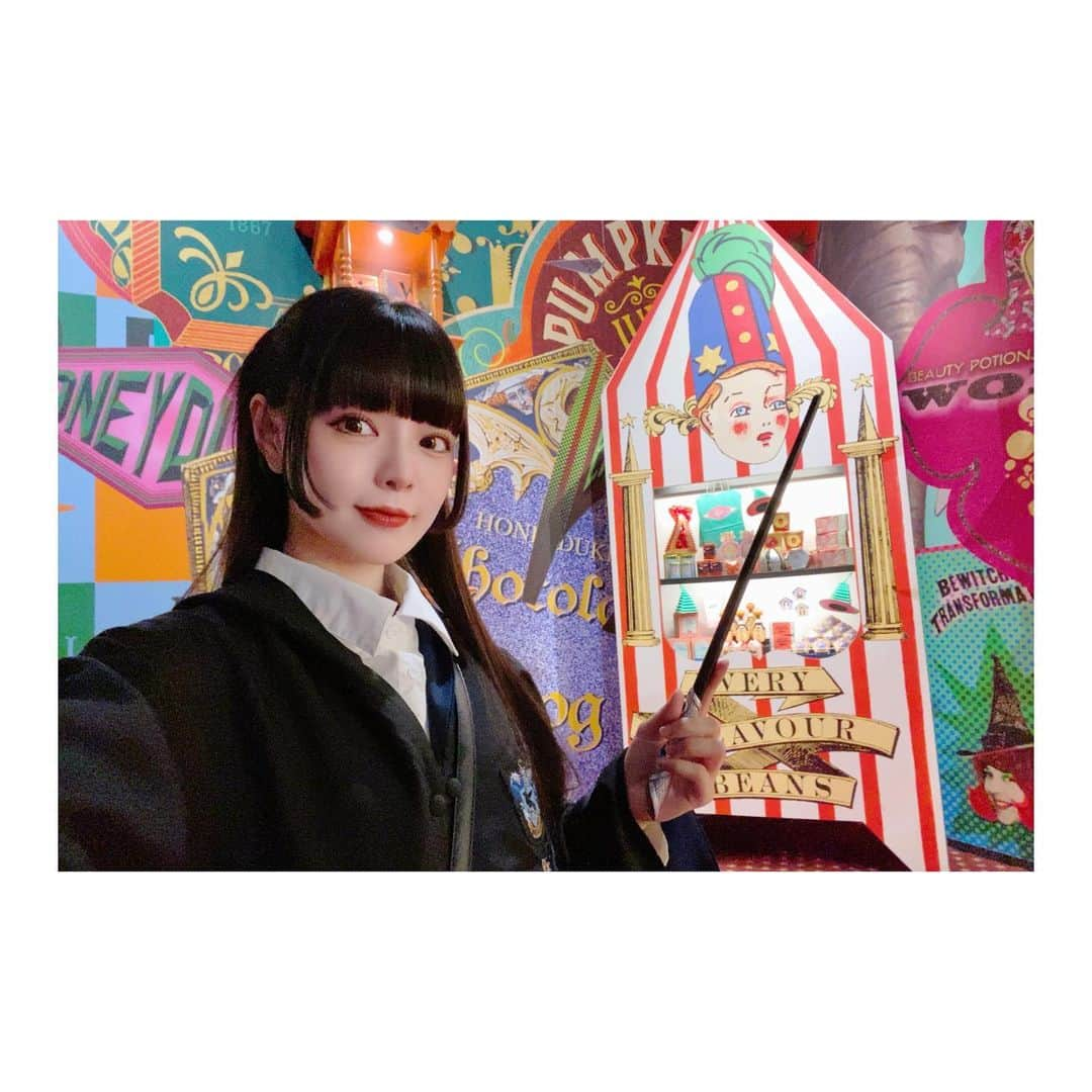 藤城リエさんのインスタグラム写真 - (藤城リエInstagram)「⁡ ⁡ ⁡ カラフルで美味しそうなエリア🍭🍿🍫 ⁡ お菓子の中ではカエルチョコが特に好きで グッズを見つけるとついつい買ってしまう。 ⁡ ⁡」10月21日 3時41分 - fujishirorie