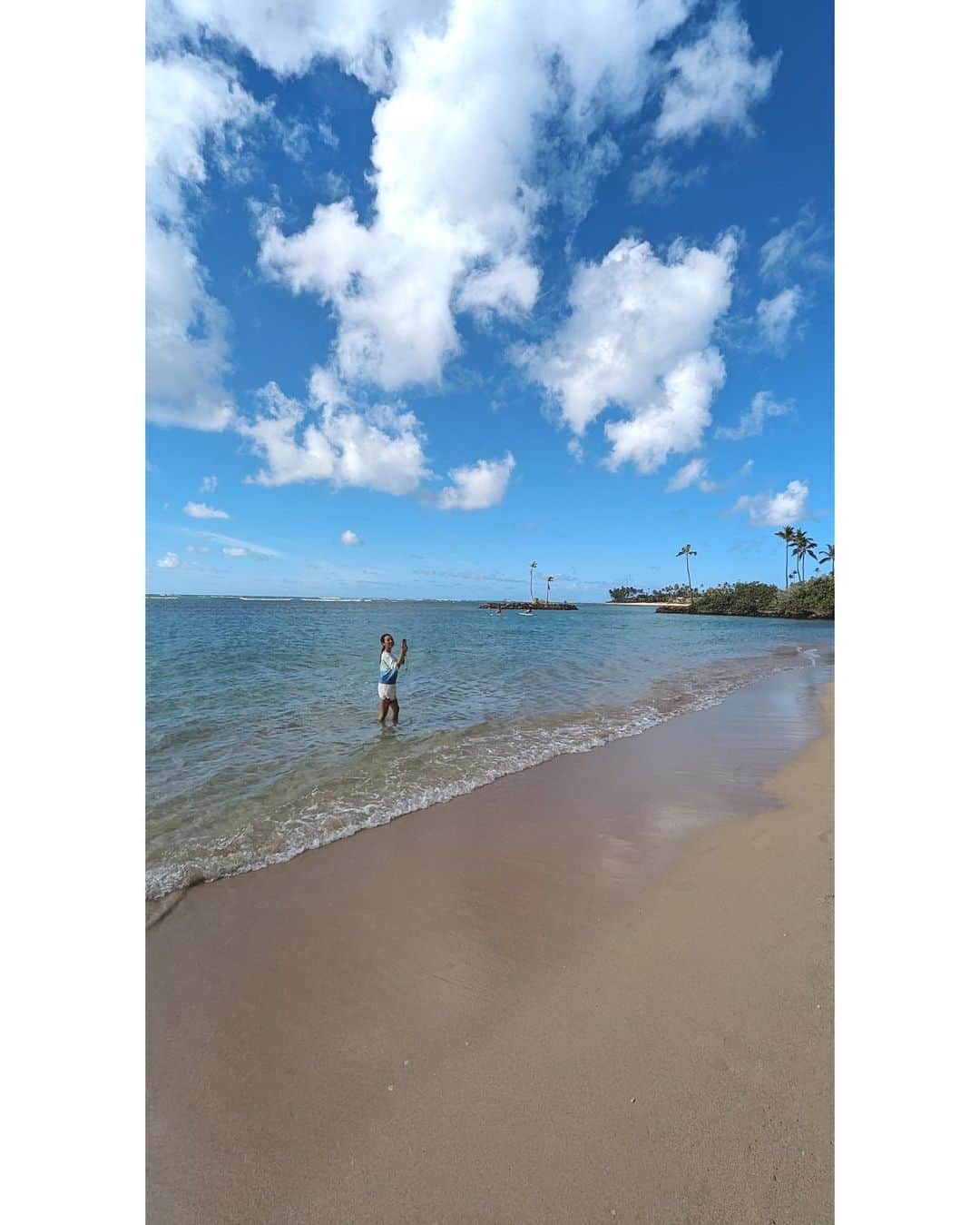 朝風れいさんのインスタグラム写真 - (朝風れいInstagram)「✨🌈🌴🌺✨  Hawaii投稿ラストは綺麗だった景色集にした🥰  海や空や、沢山写真も撮ったけど、何より目と心に焼き付けて帰って来た💖  もう、ほぼ一ヶ月前という事実が飲み込めてない🙃 こんなスピードで一ヶ月過ぎちゃうんだもん。もう今年も終わるな🎃🎄  #trip #travel #aloha #hawaii #oahu #waikiki  #thekahala #thekahalahotelandresort #ocean #rainbow #sky #sunset  #september #memories」10月21日 9時19分 - rei.wd
