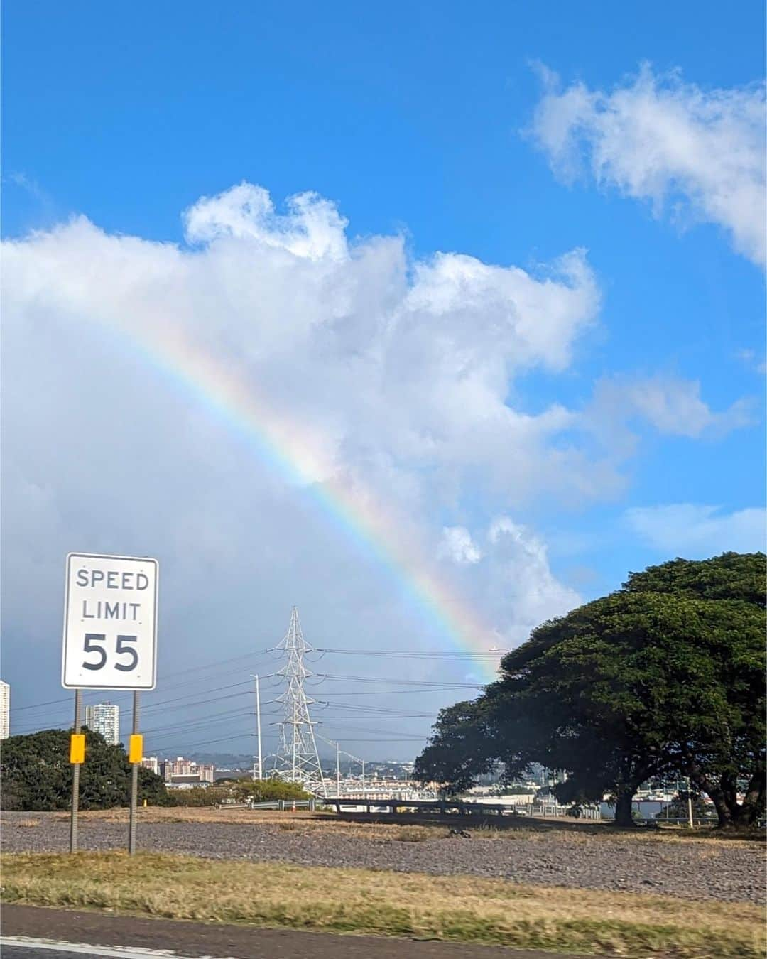 朝風れいさんのインスタグラム写真 - (朝風れいInstagram)「✨🌈🌴🌺✨  Hawaii投稿ラストは綺麗だった景色集にした🥰  海や空や、沢山写真も撮ったけど、何より目と心に焼き付けて帰って来た💖  もう、ほぼ一ヶ月前という事実が飲み込めてない🙃 こんなスピードで一ヶ月過ぎちゃうんだもん。もう今年も終わるな🎃🎄  #trip #travel #aloha #hawaii #oahu #waikiki  #thekahala #thekahalahotelandresort #ocean #rainbow #sky #sunset  #september #memories」10月21日 9時19分 - rei.wd