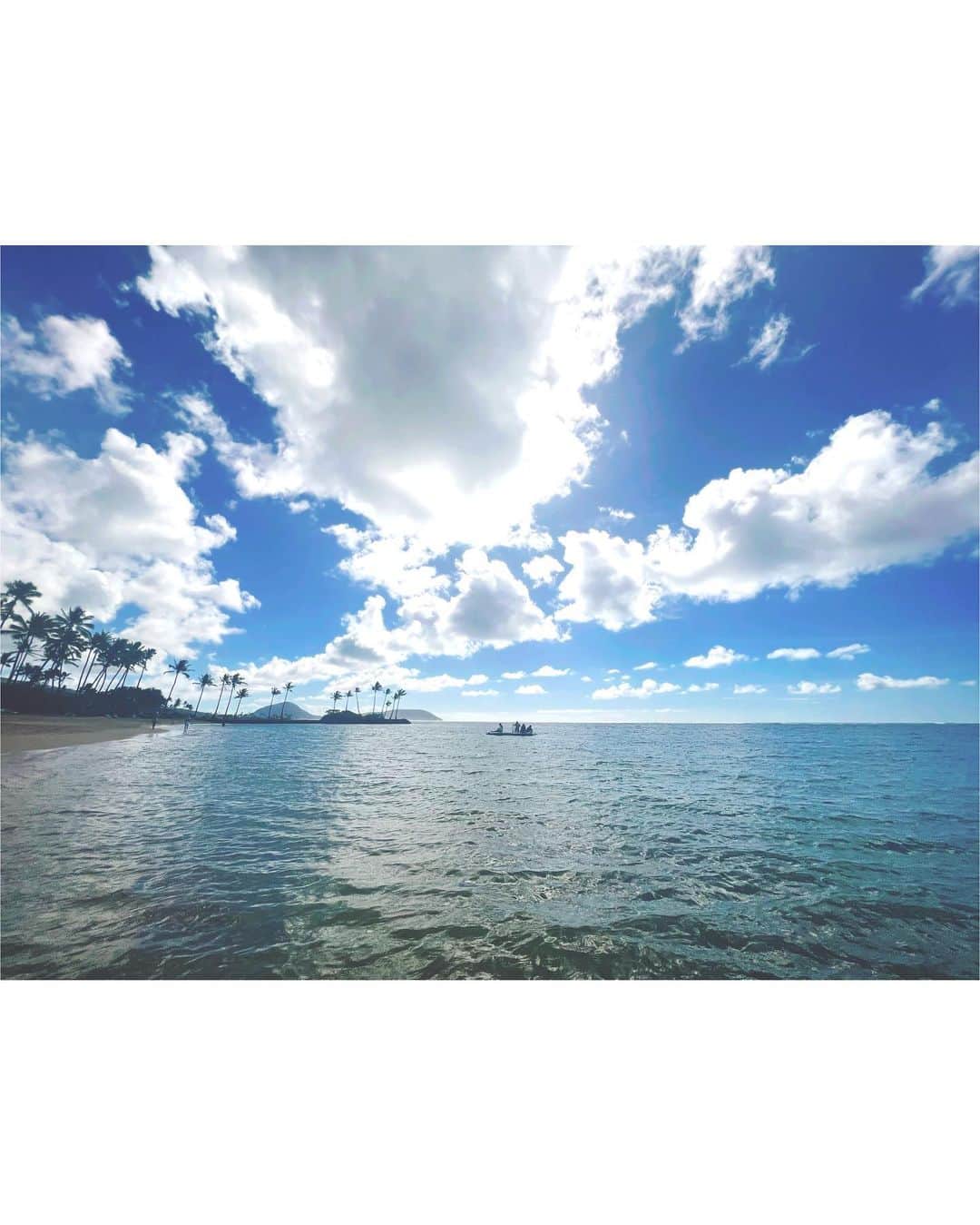 朝風れいさんのインスタグラム写真 - (朝風れいInstagram)「✨🌈🌴🌺✨  Hawaii投稿ラストは綺麗だった景色集にした🥰  海や空や、沢山写真も撮ったけど、何より目と心に焼き付けて帰って来た💖  もう、ほぼ一ヶ月前という事実が飲み込めてない🙃 こんなスピードで一ヶ月過ぎちゃうんだもん。もう今年も終わるな🎃🎄  #trip #travel #aloha #hawaii #oahu #waikiki  #thekahala #thekahalahotelandresort #ocean #rainbow #sky #sunset  #september #memories」10月21日 9時19分 - rei.wd