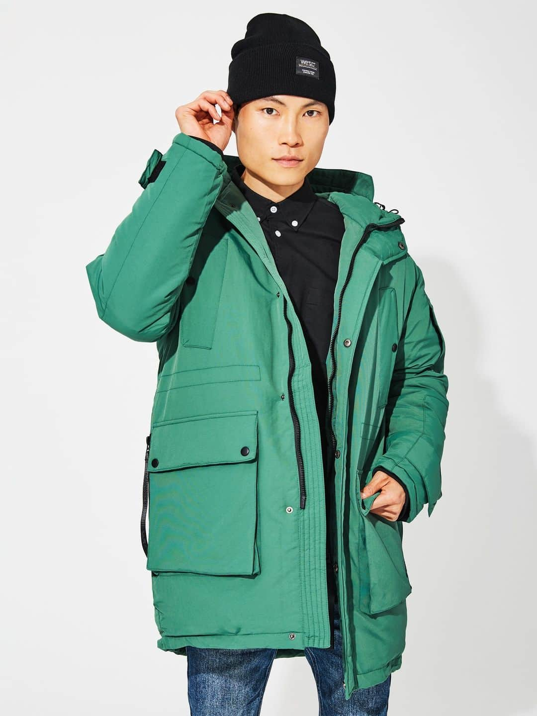 ウィーエスシーさんのインスタグラム写真 - (ウィーエスシーInstagram)「Brace the elements in style with the WeSC all-weather parka. Designed for any weather, this winter parka comes with a hood, warm arm pockets, and waist snap pockets. The adjustable drawcord at the interior waist ensures a perfect fit, while the fleece-lined pockets keep your hands cozy. With an adjustable cuff via velcro, an arm pocket, and a fishtail hem with bungee cord detail, it's all about comfort and functionality. Fully lined and padded, this parka is your ultimate winter companion.  Shop now at WeSC.com  • • • • • • #wesc #wesc1999 #wearethesuperlativeconspiracy #streetwear #hypebeast #hypebeaststyle #highsnobietystyle #highsnobiety #ss23」10月21日 4時58分 - wesc1999