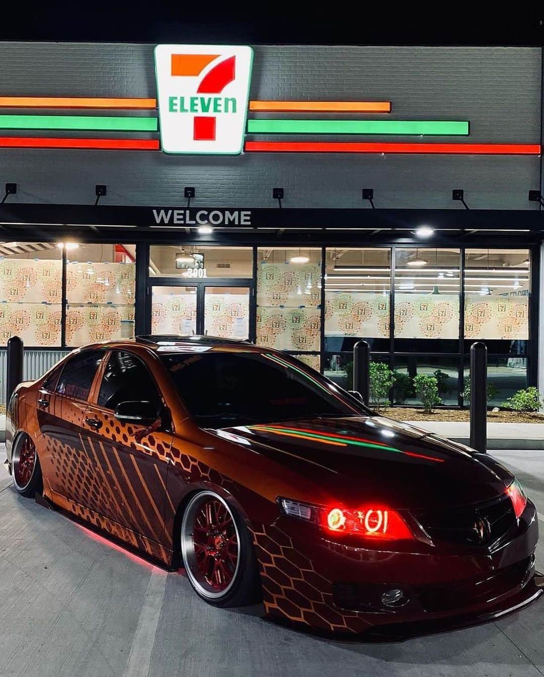 7-Eleven USAさんのインスタグラム写真 - (7-Eleven USAInstagram)「Fav livery? #CarsOf7ELEVEn   @tomgotti_ @marcandthings @_2fkcc @reaction_wraps and @robb.32 @myfrslife」10月21日 5時22分 - 7eleven