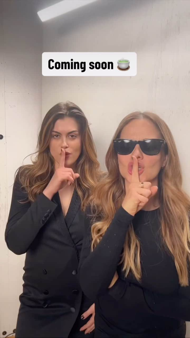 リンゼイ・ショウのインスタグラム：「Got a secret… can you keep it… shhhh 🤫 #pll #prettylittleliars」