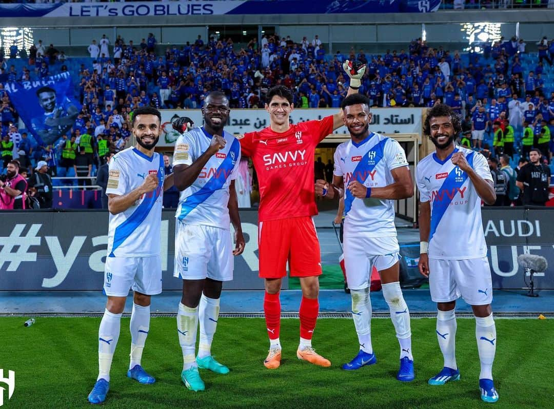 カリドゥ・クリバリさんのインスタグラム写真 - (カリドゥ・クリバリInstagram)「Return stronger @neymarjr 💪🏿  +3 and 5th clean sheet in a row 🙌🏿  #AlHilal_AlKhaleej 1-0  #RoshnSaudiLeague ⚽️ #AlHilal 💙」10月21日 6時02分 - kkoulibaly26