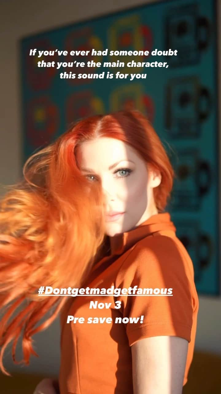 ボニー・マッキーのインスタグラム：「Pre-s@ve 🔗 in bio! Every pre-save makes a difference  y’all! 😘💖🙏🏻  • • #dontgetmadgetfamous #bonniemckee #newmusic #originalmusic #indiepop #maincharacter」