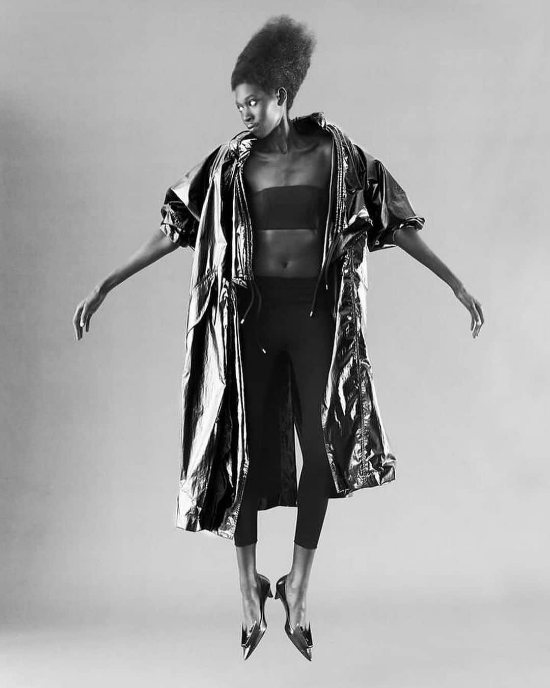 IMG Modelsのインスタグラム：「All The Way 🆙. @awetaleu stars in the latest @thealteredstatesmagazine. 📷 @jeffpearsonfoto 👗 @miltonmania ✂️ @tsukihair 💄 @raisaflowers #IMGmodels」