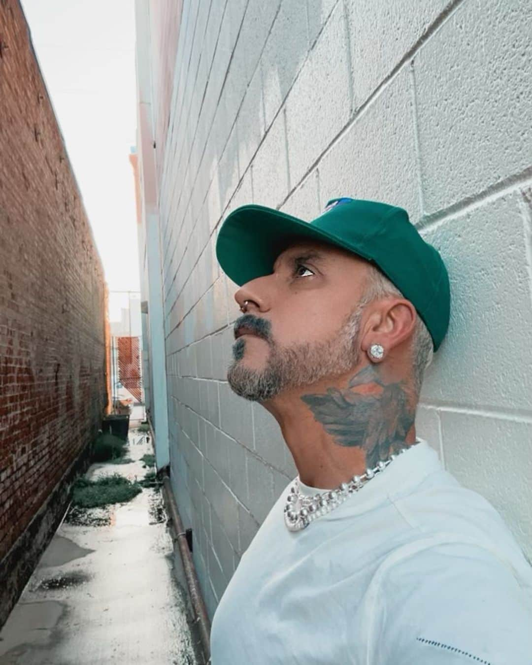 A.J.さんのインスタグラム写真 - (A.J.Instagram)「Up to something….」10月21日 6時21分 - aj_mclean