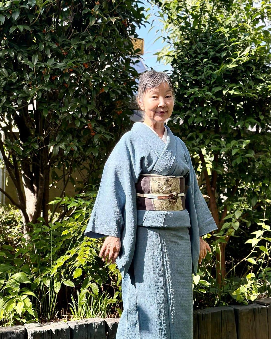 山崎陽子さんのインスタグラム写真 - (山崎陽子Instagram)「風炉の名残 お茶稽古へ。 風炉の最後を単衣で迎えることになるとは… #kimono #色無地 #一つ紋色無地 #あら船  #仙桃文 #三風魯 #すくい帯 #まこと織物  #染織工芸むら田  #平家納経#道明 五行棚薄茶点前　四ケ伝唐物」10月21日 6時21分 - yhyamasaki