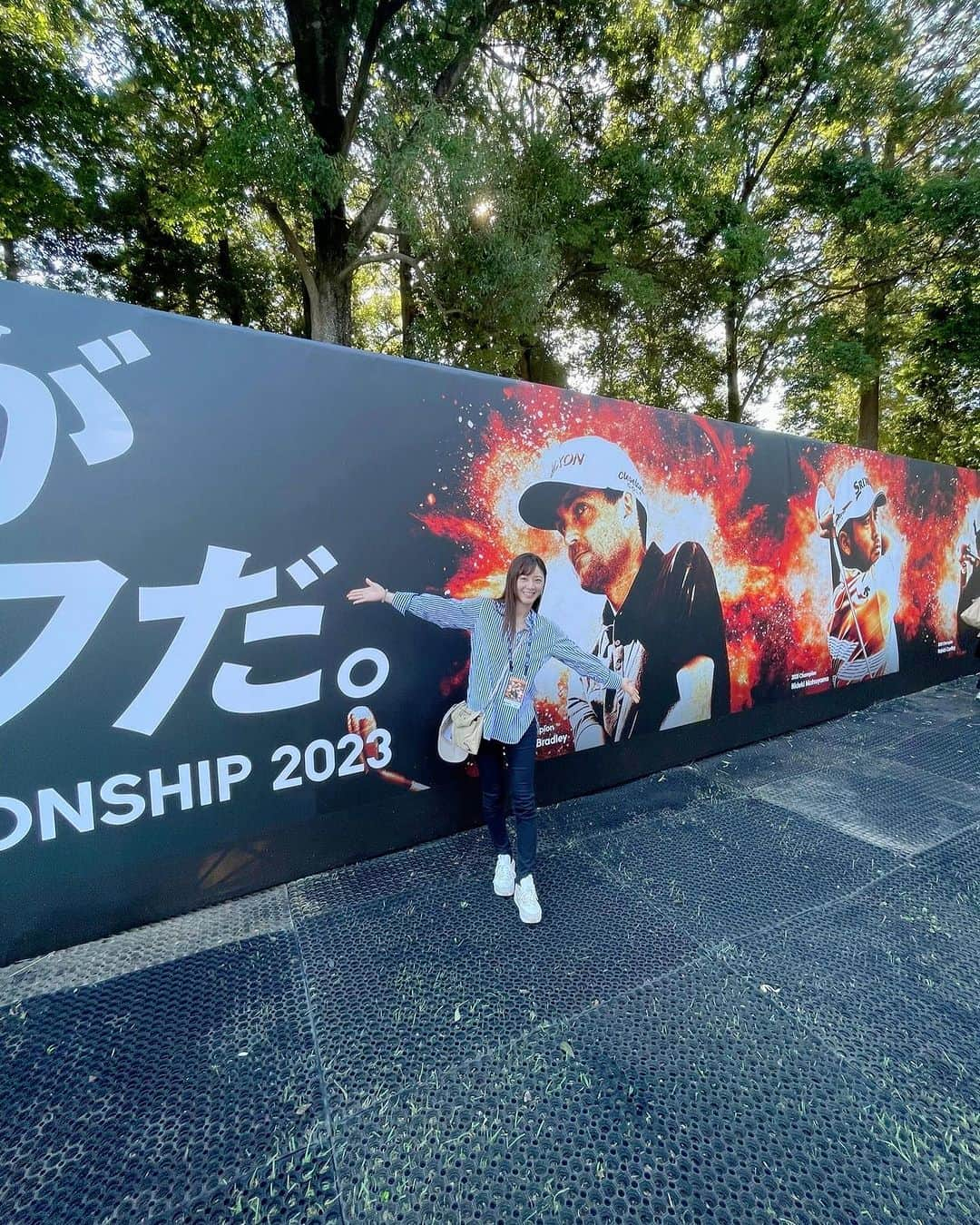 原史奈のインスタグラム：「観戦行って来ました⛳️ @zozochamp  今回はなんとも贅沢‼️ @ralphlauren のホスピタリティラウンジで見させていただきました♪ 16番PAR3にあるこのラウンジで観戦できるなんて凄すぎる！ やっぱり音と迫力が違う‼️ 一度は生で見てみたかった リッキーファウラー様も間近で拝めることができました🤩 松山英樹プロのバーディーパットも見れた😆 素晴らしい経験をありがとうございました😊 #zozochampionship #観戦 #ralflauren  #原史奈  #ゴルフ #ゴルフレッスン #ゴルフ練習 #ゴルフ女子 #ゴルフ大好き #golf #ゴルフウエア #ゴルフコーデ #ゴルフグッズ #ゴルフ動画 #ping #g410 #callaway #paradym #paradymmaxfast #even #archivio #アルチビオ #eyevol #cuartounited #instagolf」