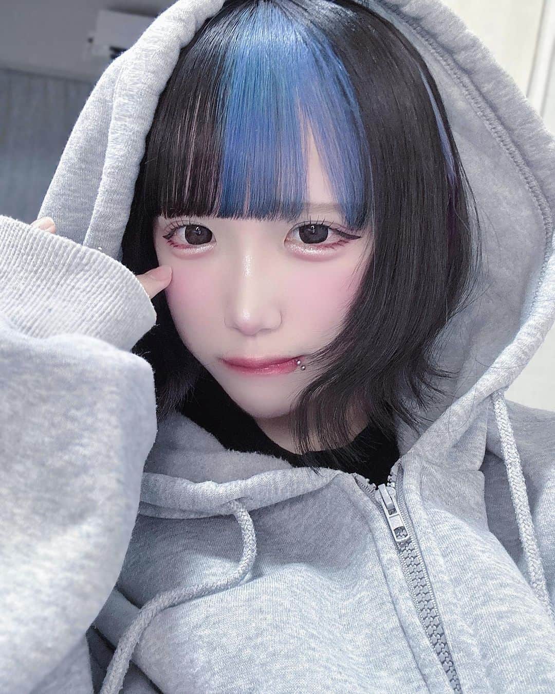 遊乃ヲユタのインスタグラム：「お風呂入ってーごはんね」