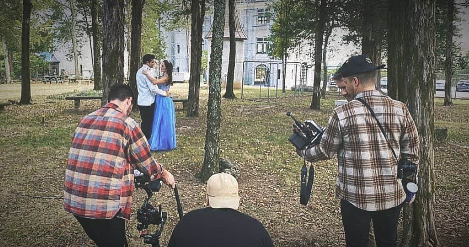 ローラ・オスさんのインスタグラム写真 - (ローラ・オスInstagram)「Casual Thursday at the castle with my allstar friends @kylekupecky and #RachelBrun, plus our stellar production crew: @nathanjohnsonny (who took all these pics!), director @matt_koppin, @calebbaldree, and #TrevorBall. @rebelrocketentertainment is capturing the behind-the-scenes process from page to stage of @backlightproductions’ “Cinderella”, featuring 87 artists with intellectual or developmental disabilities (IDD). I get to help wishes come true as The Fairy Godmother…. However, I was all too eager to get back in the ballgown as the princess for this b-roll shoot!   Special thanks to @theofficialmattlogan for the gorgeous gowns and to Castle Gwynn for hosting us! Catch the one-night-only performance live THIS SUNDAY at @tennesseepac!  #casual #castle #cinderella #royalty #costume #ballgown #princess #prince #allabilities #IDD #theater」10月21日 7時03分 - lauraosnes