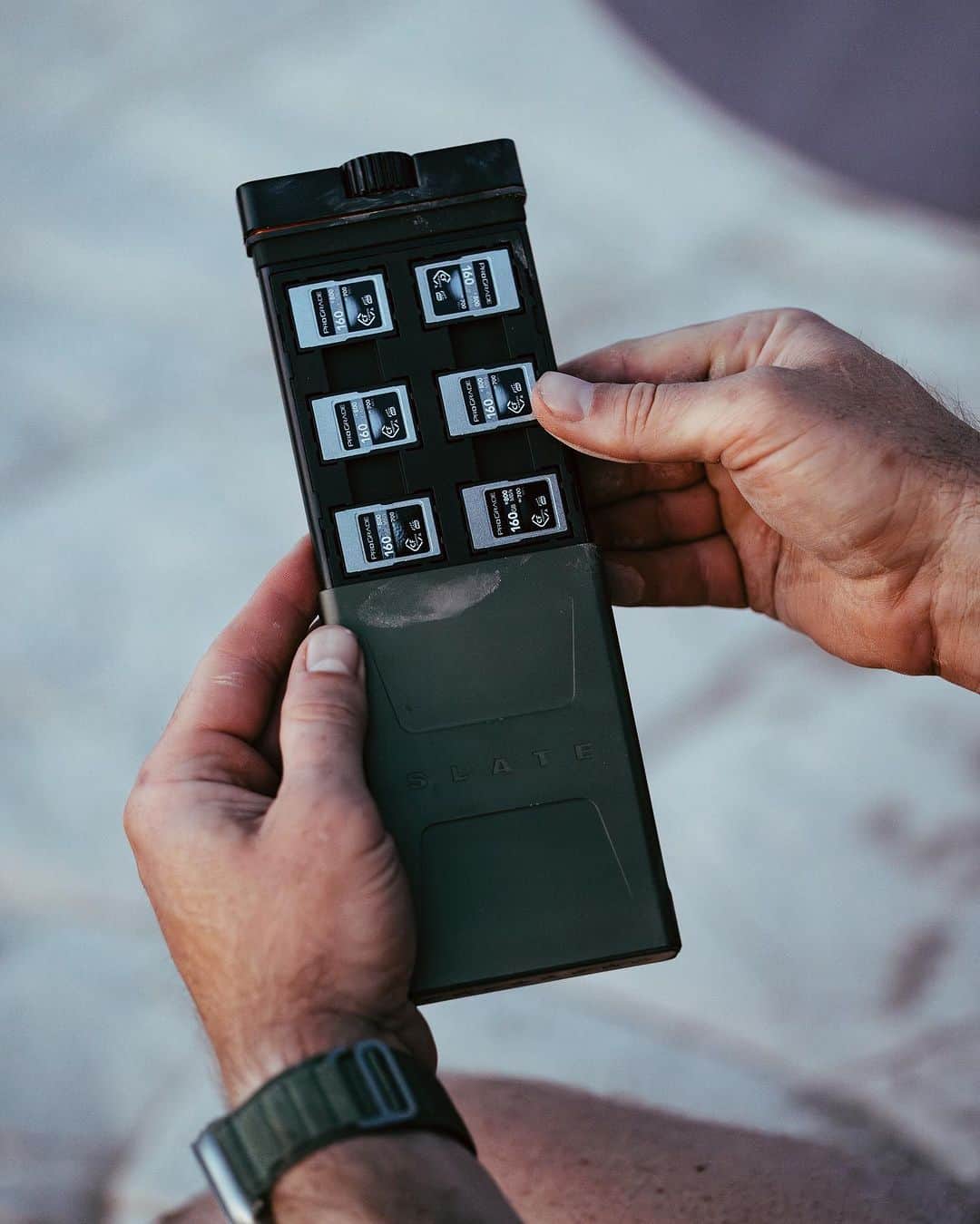 PolarProさんのインスタグラム写真 - (PolarProInstagram)「With a silicone gasket seal, thermoplastic elastomer storage tray, and aluminum enclosure, the Slate II is your SD card’s personal security guard.」10月21日 7時14分 - polarpro