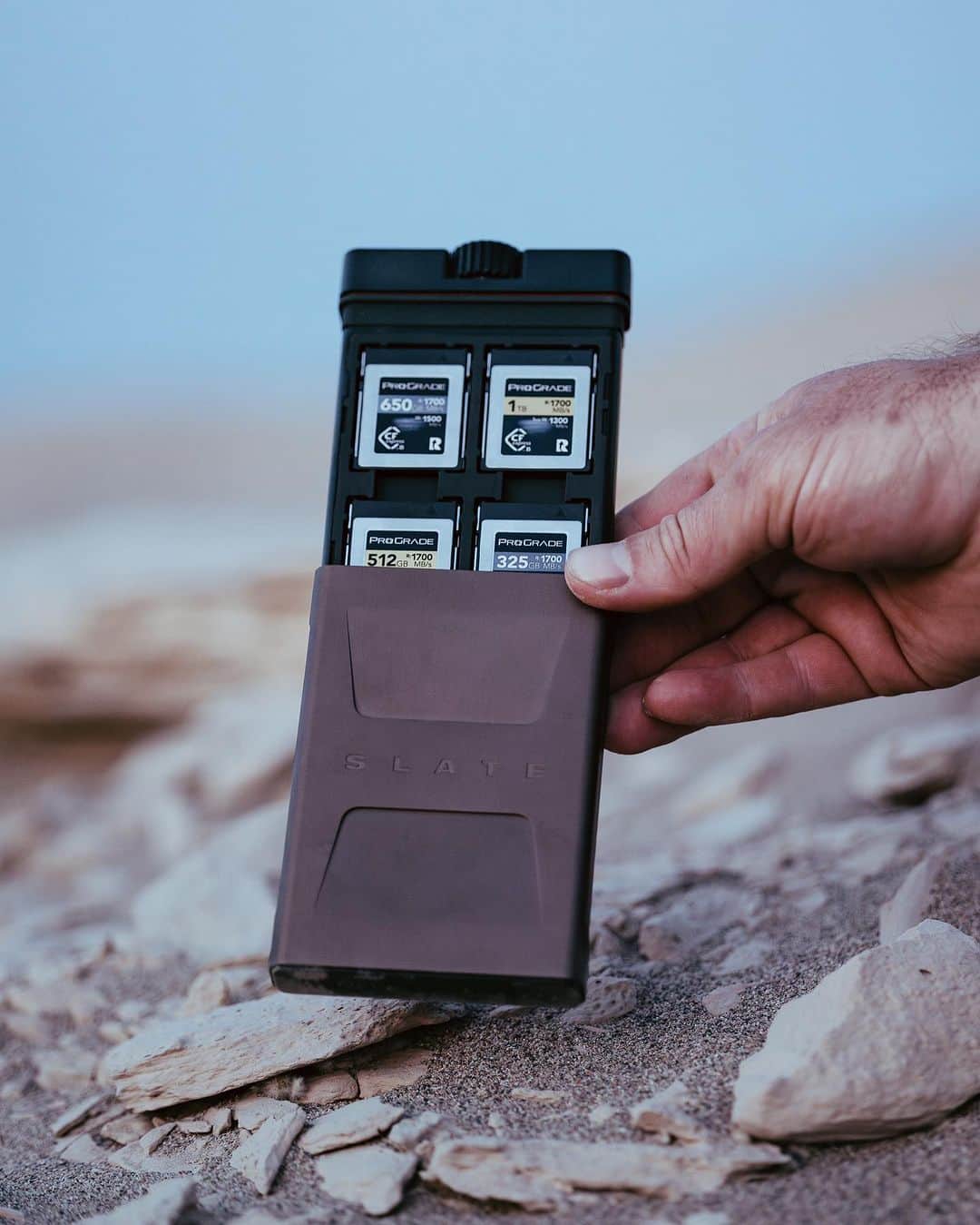 PolarProさんのインスタグラム写真 - (PolarProInstagram)「With a silicone gasket seal, thermoplastic elastomer storage tray, and aluminum enclosure, the Slate II is your SD card’s personal security guard.」10月21日 7時14分 - polarpro