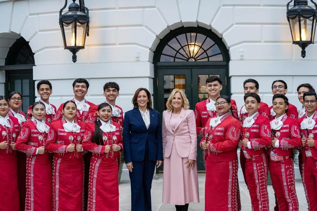 ジョー・バイデンのインスタグラム：「I was thrilled to join @FLOTUS to celebrate Hispanic Heritage Month at the White House this week.  Together, we honored the vibrancy, creativity, ingenuity, and optimism of the Hispanic community.」