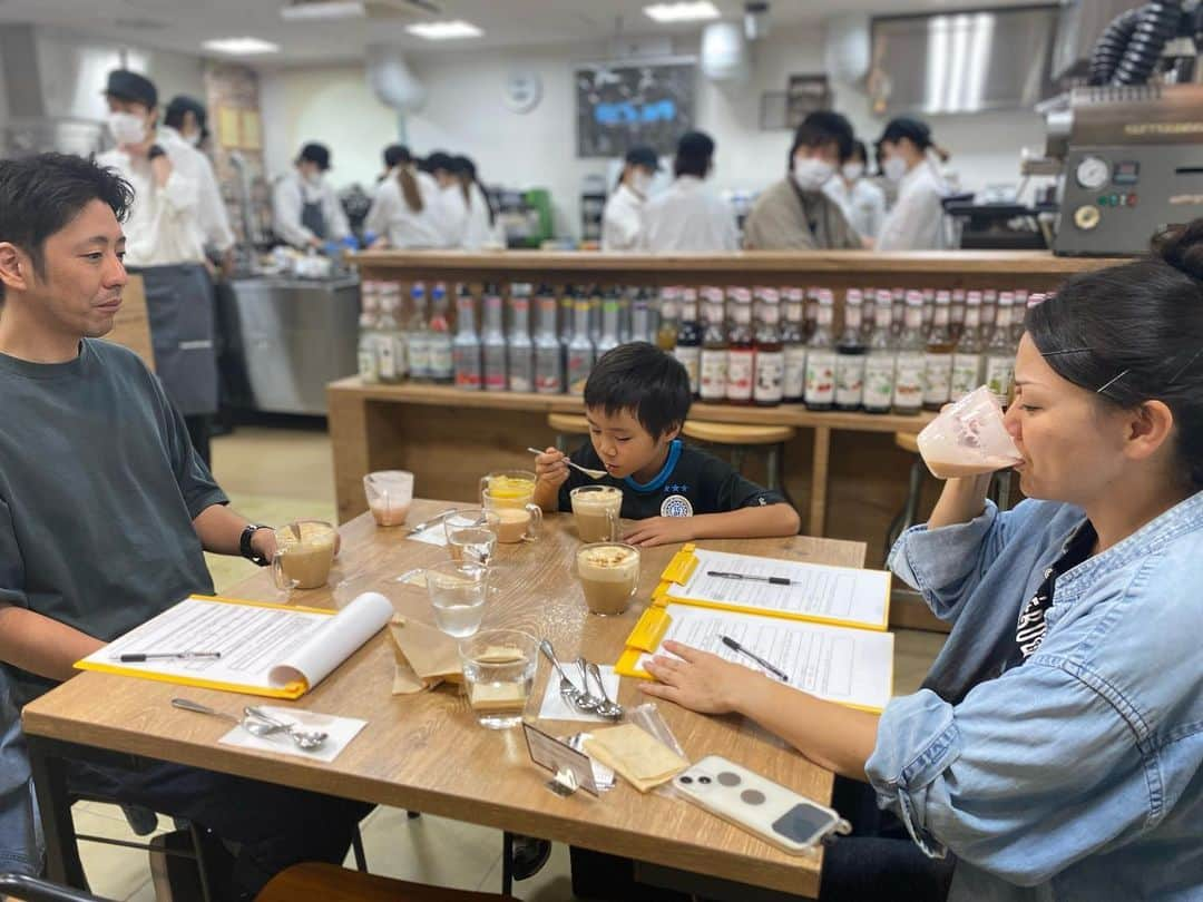 東京ベルエポック製菓調理専門学校さんのインスタグラム写真 - (東京ベルエポック製菓調理専門学校Instagram)「本日のカフェビジネス科2年生は新商品試食会（モニタリング）を実施☕️🍞✨✨ お客様から貴重なご意見を頂戴しました🧑‍🍳 12/2の店舗実習販売まで残りあとわずか‼️ 試行錯誤を重ねて最高の店舗実習になるようにみんな頑張りますッッ😀  #東京ベルエポック製菓調理専門学校 #製菓専門学校 #専門学校 #カフェ #カフェビジネス #ホテル #サービス #ホテルサービスアンドフードビジネス科 #コーヒー #珈琲 #紅茶 #ドリンク #ビバレッジ #店舗実習 #開業 #お店 #fyp #青春フォトグラフ #青春 #📸 #料理 #お菓子作り好きな人と繋がりたい #甘いもの #お菓子作り #料理好きな人と繋がりたい #西葛西 #東京 #学校へ行こう」10月21日 18時26分 - belleseika