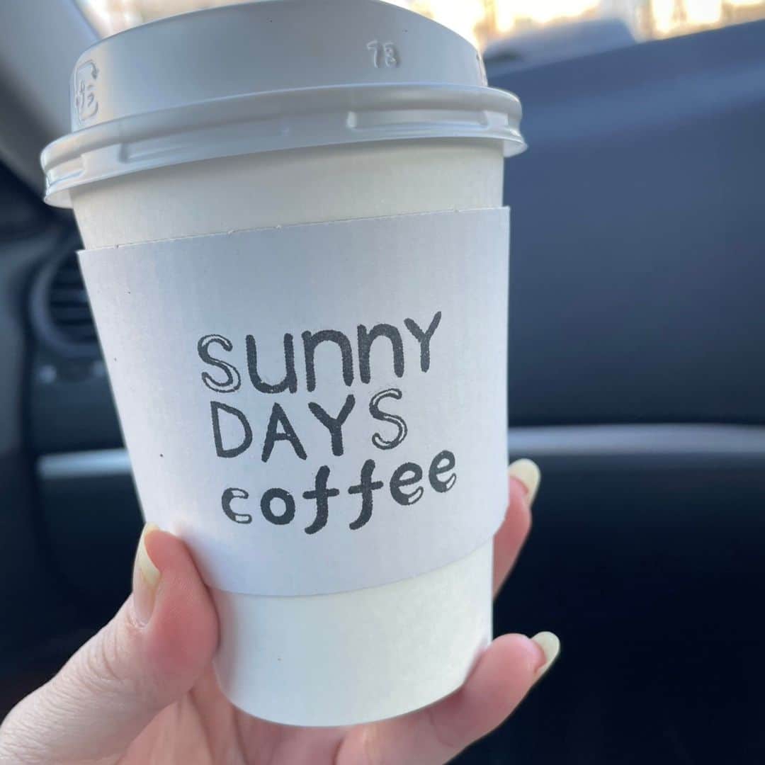 kagoshima_lixil_fudosanのインスタグラム：「@sunnydayscoffee   ホットコーヒーが恋しくなる寒さですね  ホットコーヒーと クラフトコーラーです😍  ＃甲突川沿い ＃ホットコーヒー ＃寒い  ＃クラフトコーラ  ＃鹿児島 ＃鹿児島不動産 ＃リクシル不動産ショップ  ＃lixil不動産ショップ  ＃ルームコンサルティング   ＃」