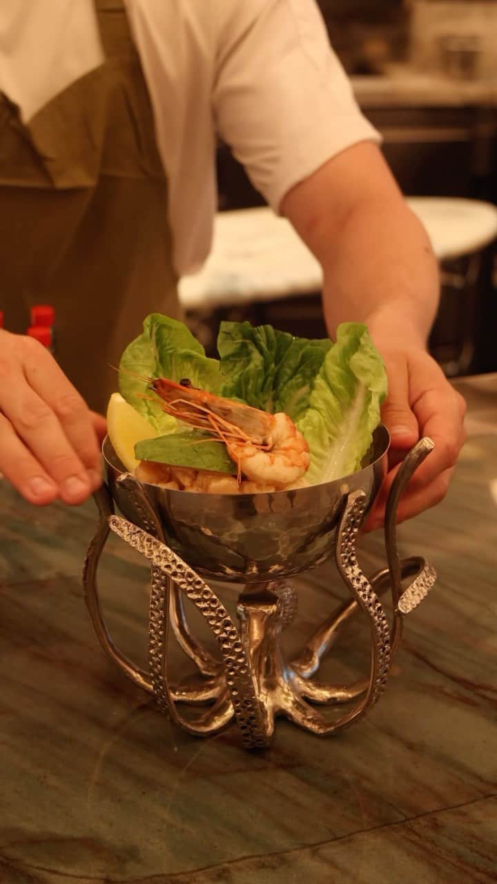 ゴードン・ラムゼイのインスタグラム：「The ultimate prawn cocktail from @riverrestaurantbygordonramsay !!」