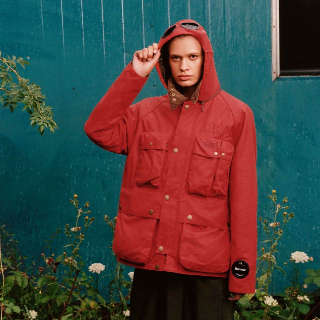 シーピーカンパニーさんのインスタグラム写真 - (シーピーカンパニーInstagram)「Taking inspirational design cues from the Explorer Jacket, and crafted using Barbour’s legendary 8oz cotton, the new Barbour x C.P. Company TC Explorer Wax Jacket is a harmonious fusion of both brand’s most iconic features.   *Now Available in our flagship stores and at cpcompany.com #BARBOURXCPCOMPANY」10月21日 17時00分 - cp_company_official