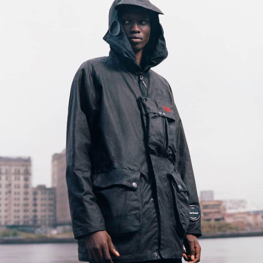 シーピーカンパニーさんのインスタグラム写真 - (シーピーカンパニーInstagram)「Taking inspirational design cues from the Explorer Jacket, and crafted using Barbour’s legendary 8oz cotton, the new Barbour x C.P. Company TC Explorer Wax Jacket is a harmonious fusion of both brand’s most iconic features.   *Now Available in our flagship stores and at cpcompany.com #BARBOURXCPCOMPANY」10月21日 17時00分 - cp_company_official